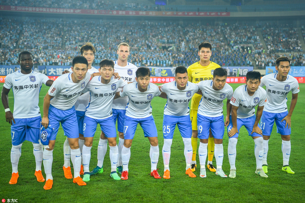 曾引起争议，西安国际足球中心草坪已重新铺设，明年3月达标（争议已成过去：西安国际足球中心草坪完成重铺，预计明年3月达标）