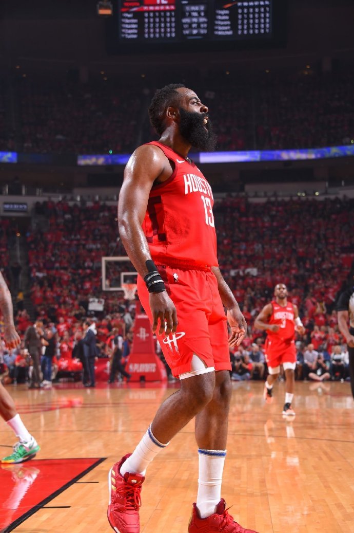 意甲战报：斯图利奇破门制胜，莱切1-0战胜比萨（意甲战报：斯图利奇一锤定音，莱切1-0力克比萨）