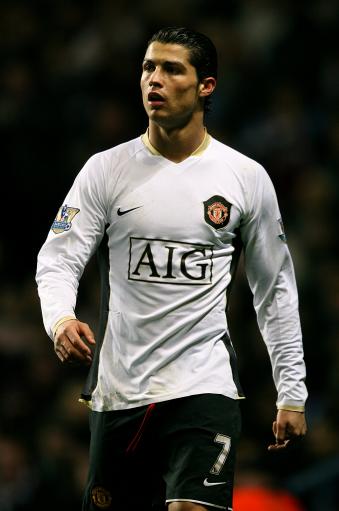 卡尔：我从凯恩、基米希等队友身上学到很多东西（卡尔：向凯恩、基米希等队友学到了许多）